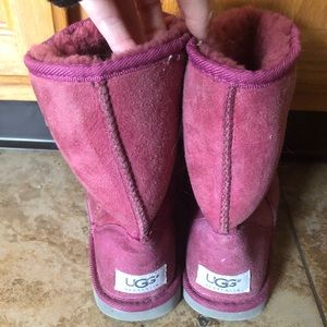 Women’s UGG Classic Short Boot - Raspberry
